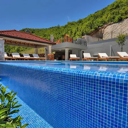 Villa Lazeta
