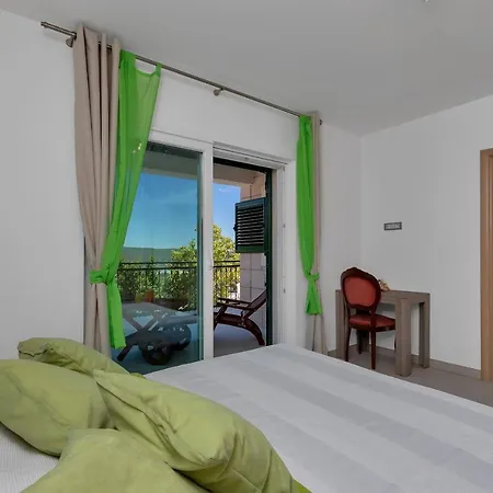 Lazeta Villa *